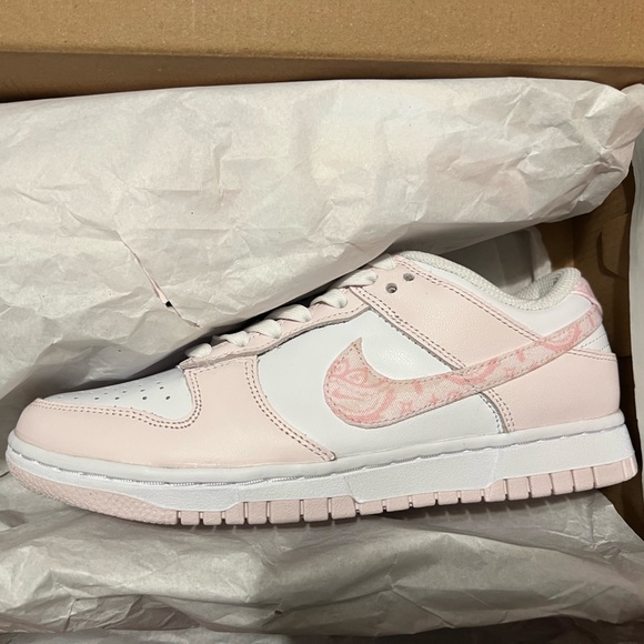 NIKE DUNK LOW ESSENTIAL PAISLEY PACK PINK - Picture 2 of 2